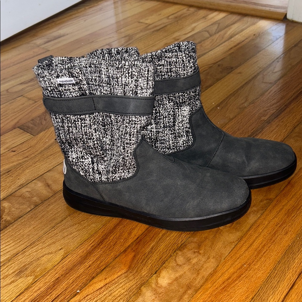Hey Dude Women's Charcoal and Tweed Winter Boots